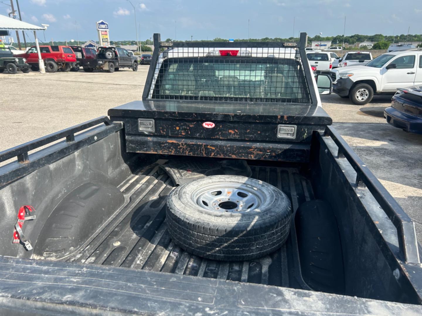 2019 White Ford F-250 SD Lariat Crew Cab Long Bed 2WD (1FT7W2A60KE) with an 6.2L V8 OHV 16V engine, 6A transmission, located at 1687 Business 35 S, New Braunfels, TX, 78130, (830) 625-7159, 29.655487, -98.051491 - Photo#12